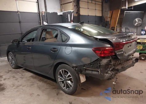 2023 Kia Forte Lxs z USA, uszkodzony, nr VIN 3KPF24AD6PE580160